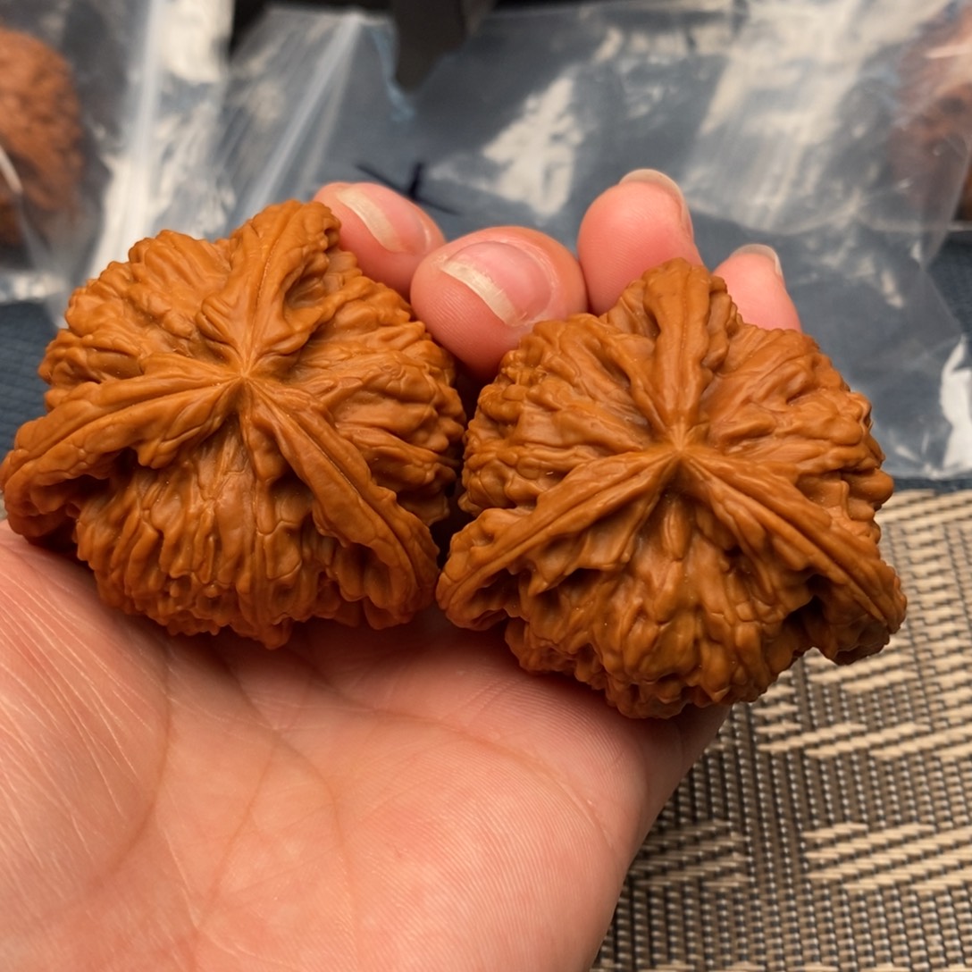 永***忘吊坠文玩核桃三棱