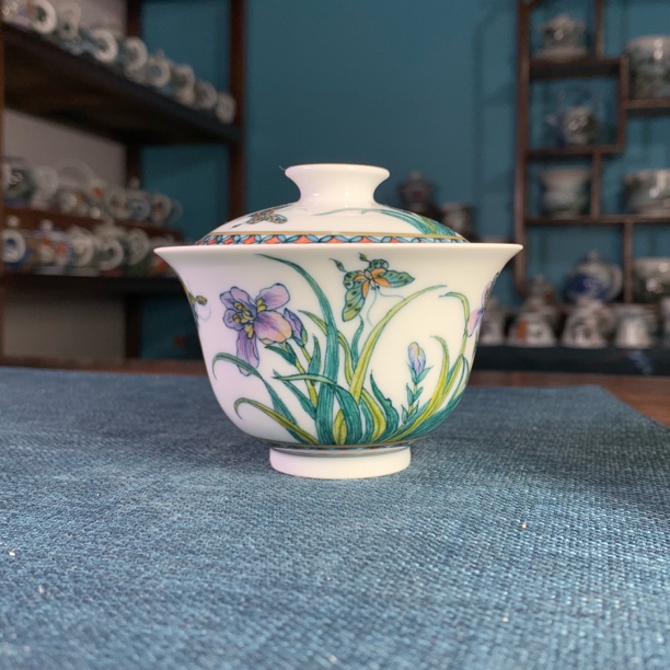 青远柴窑釉下五彩蝶恋花盖碗