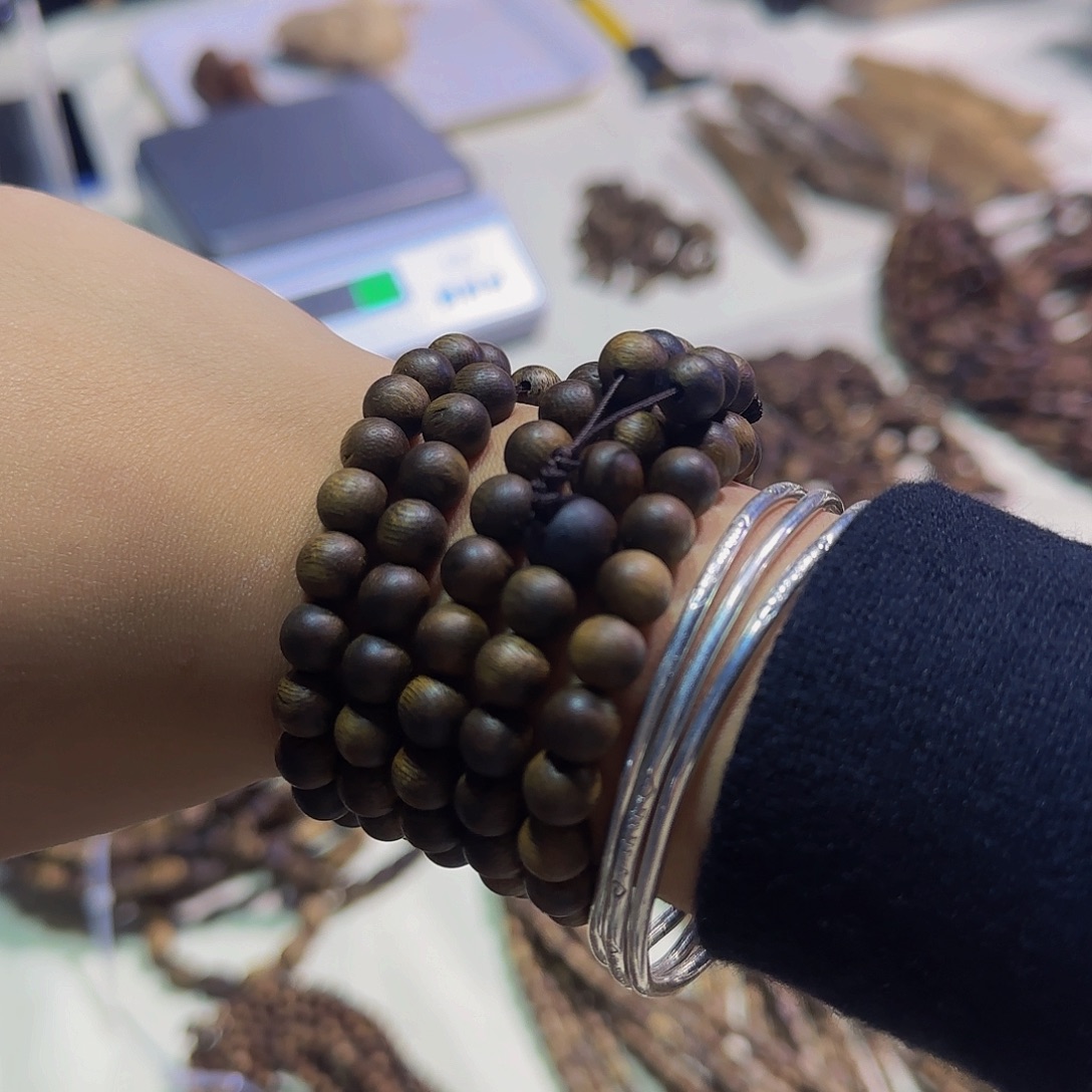 沉香手串0.8规格多圈17.5