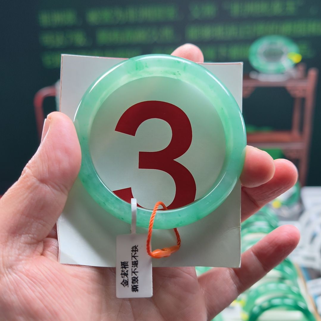 石英质玉（非洲翠）未镶嵌手镯