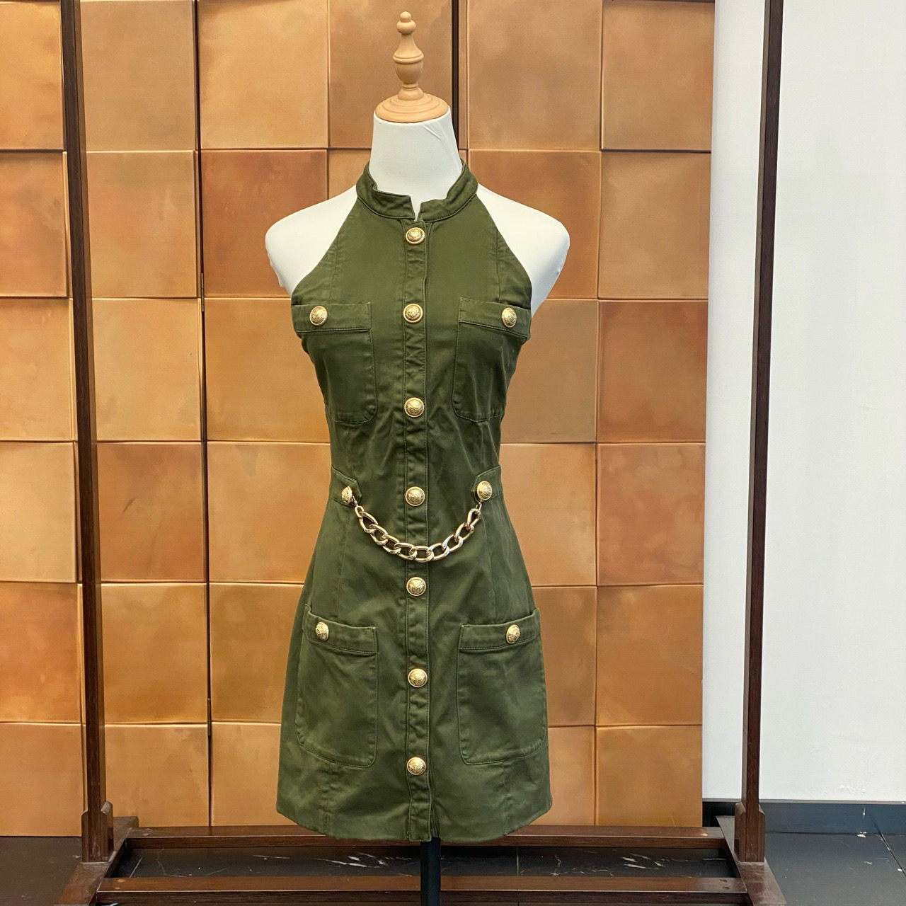 99新 BALMAIN/巴尔曼 军绿色金扣链条挂脖连衣裙/34码/99新/31080