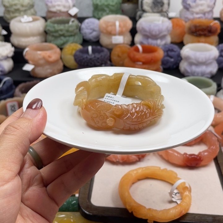 石英质玉未镶嵌手镯