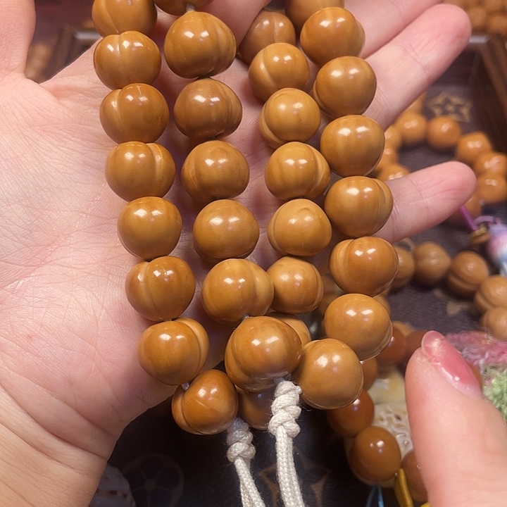 木全品泛油屁桃福利手串。  