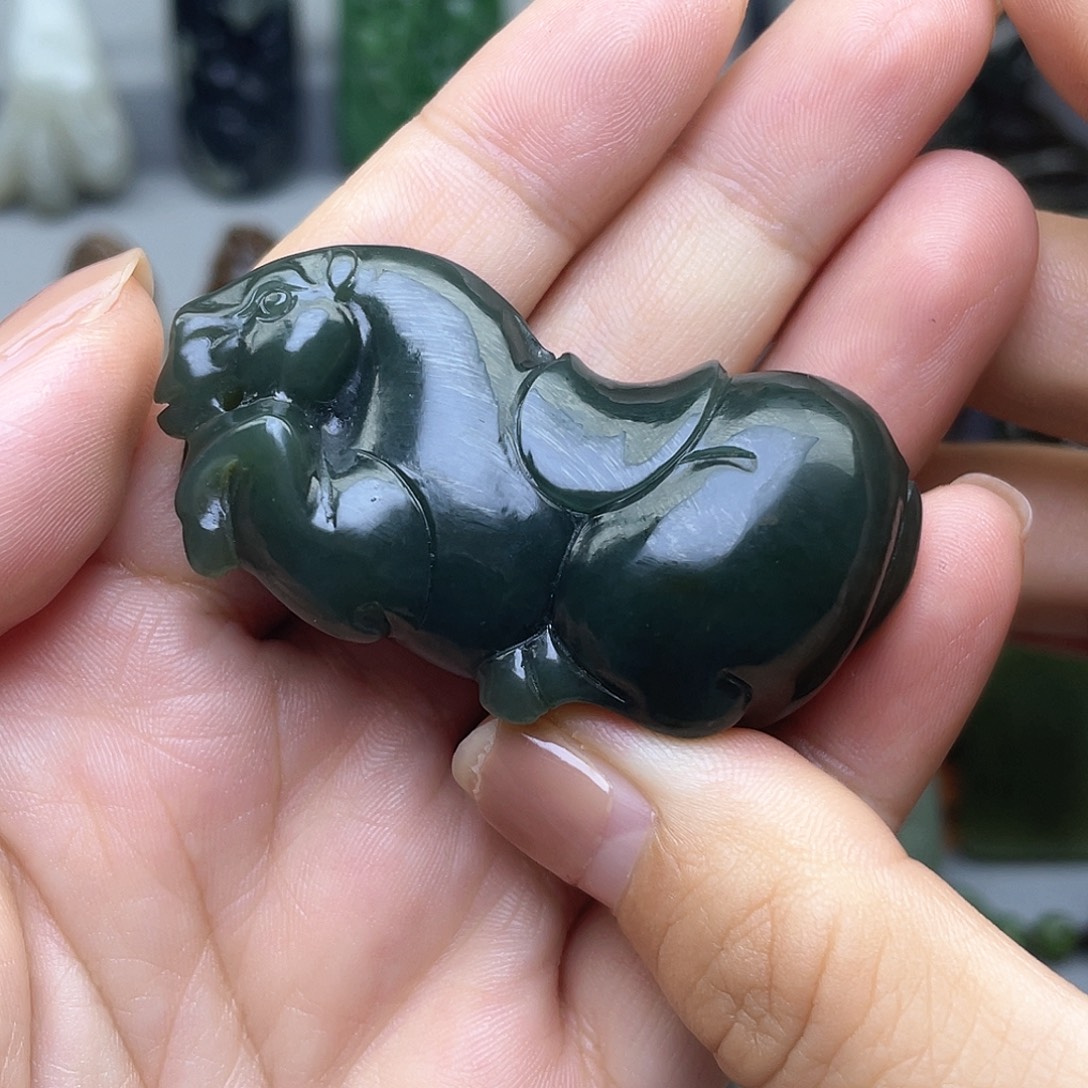 和田玉未镶嵌挂件