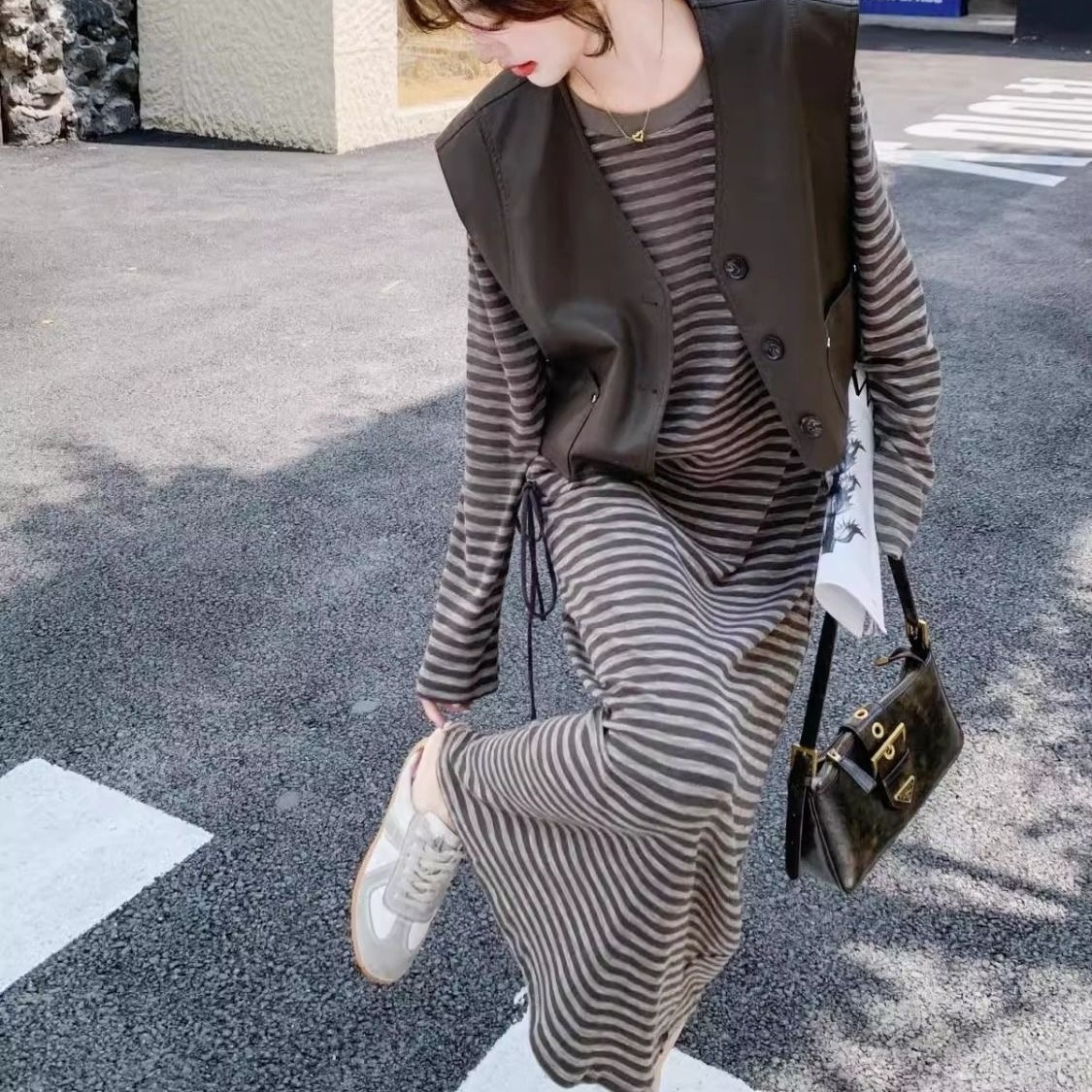 韩系马甲条纹套装女秋季2025新款潮流独特绝美盐系减龄长裙两件套