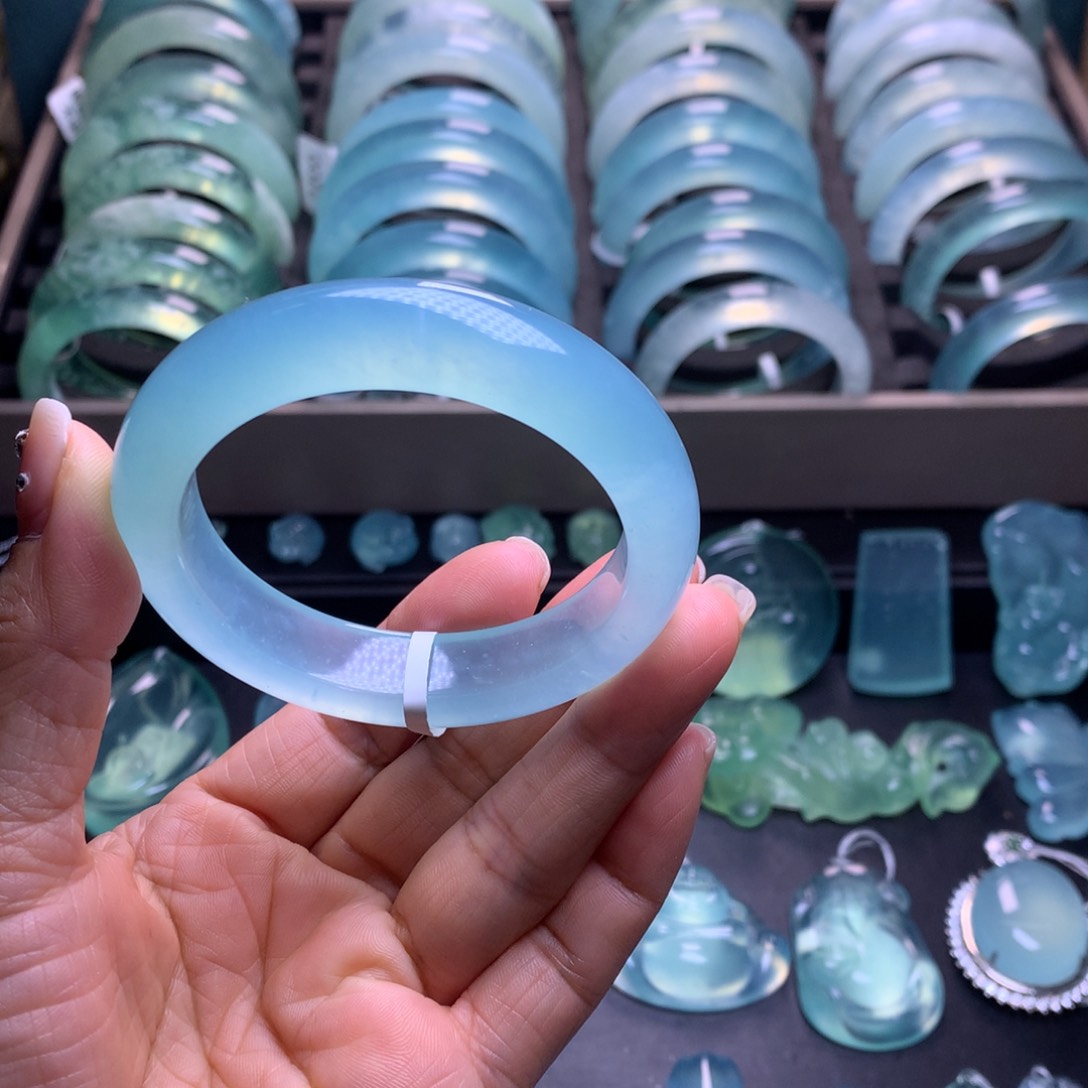 蛇纹石玉未镶嵌手镯51