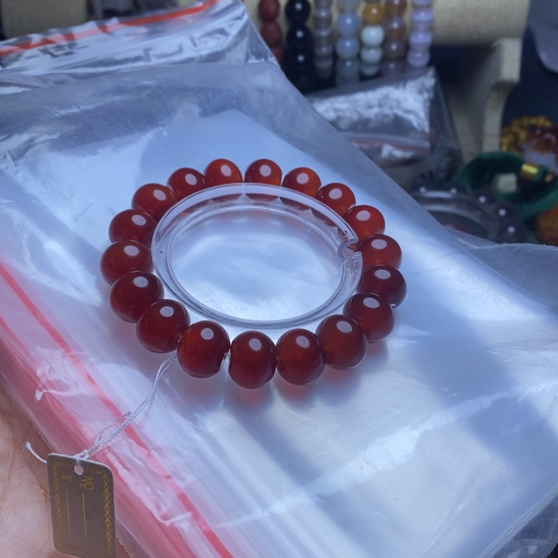 鸿***宏玛瑙/玉髓未镶嵌手链