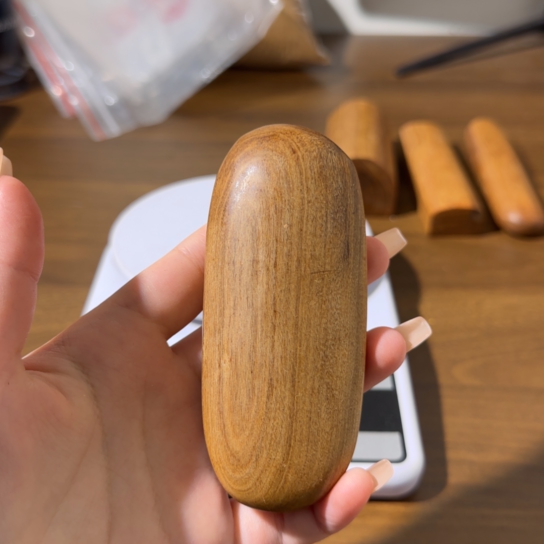 木印度迈索尔老山檀香老料手把件