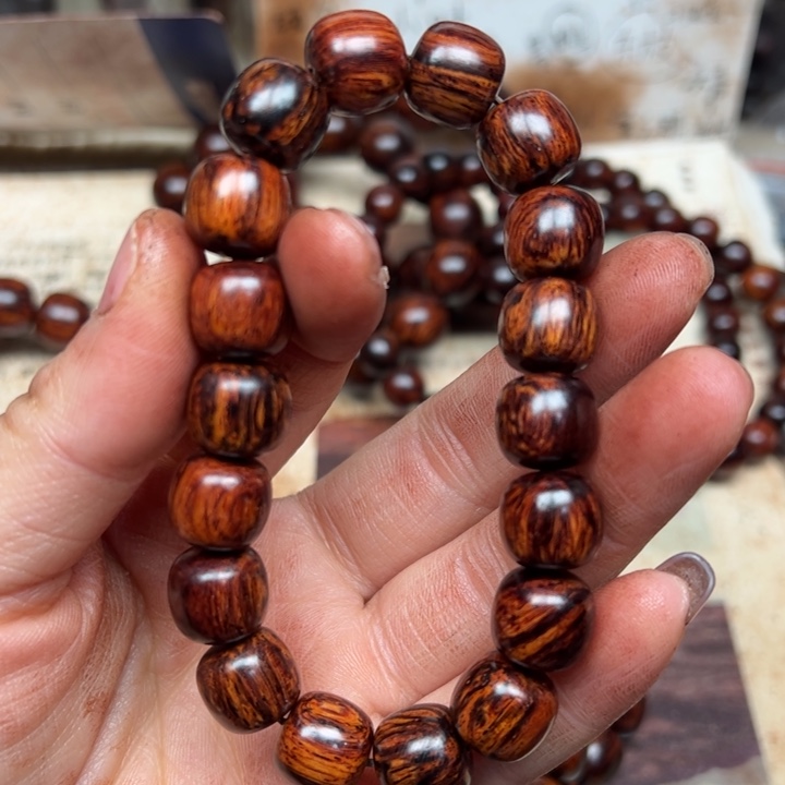 藤类海南红降12老型黑金底天花板