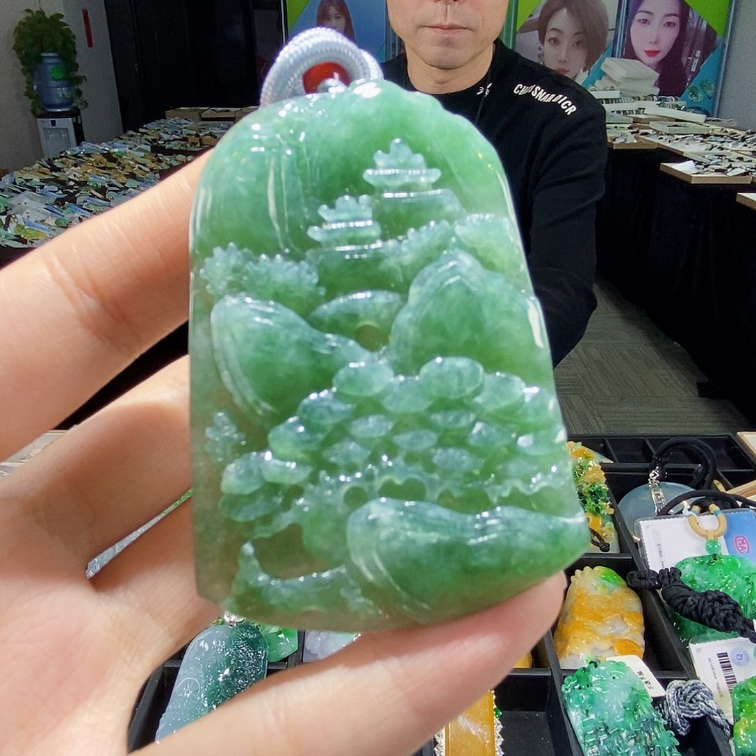 颈饰未镶嵌翡翠翡翠