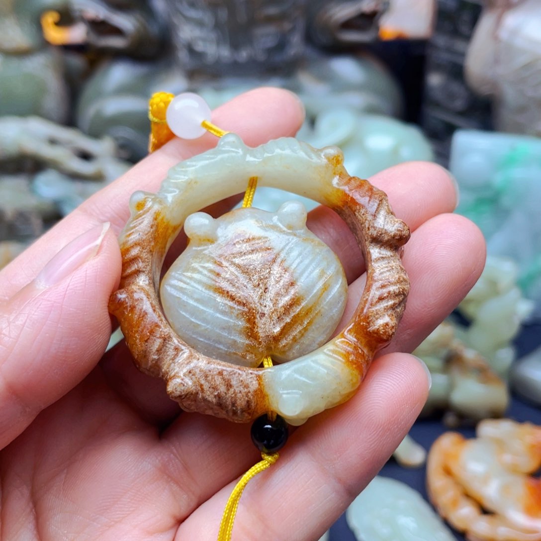 白玉菩提吊坠摆件
