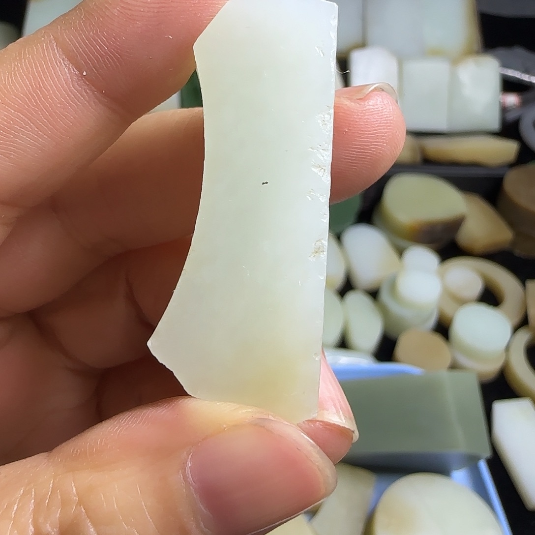 和田玉未镶嵌珠宝半成品