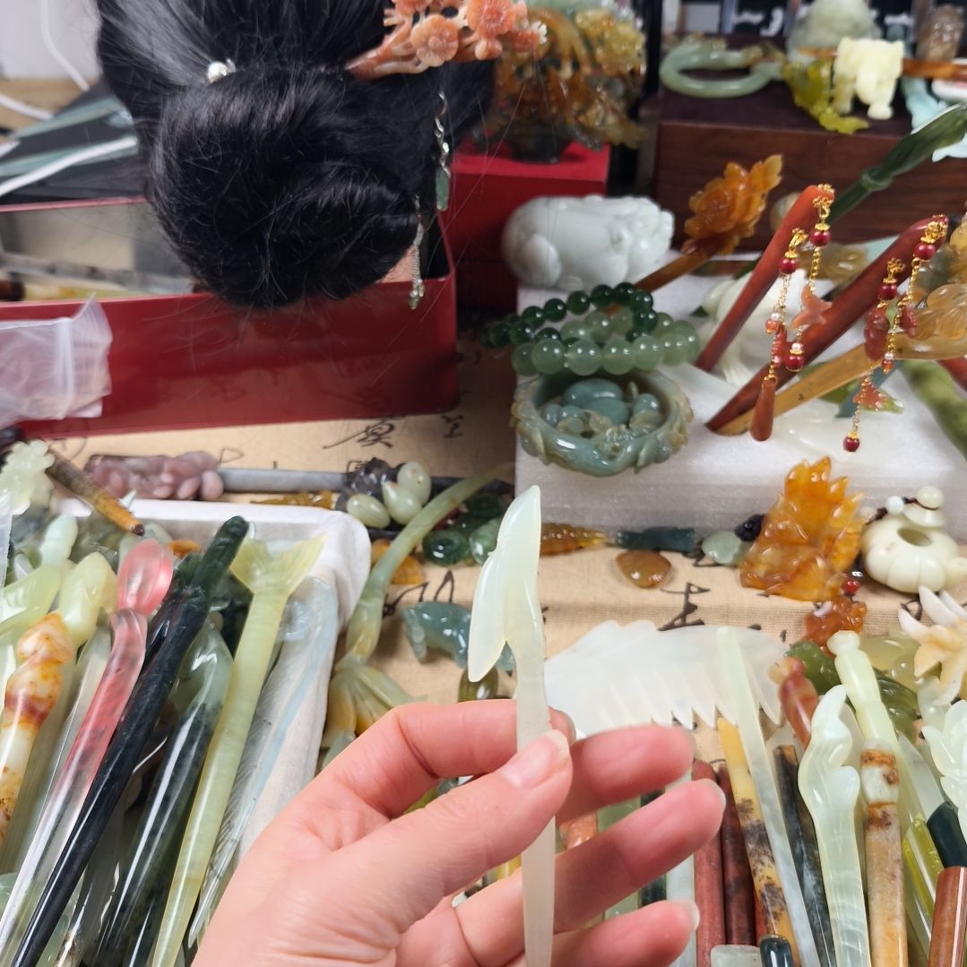 蛇纹石玉发饰合金