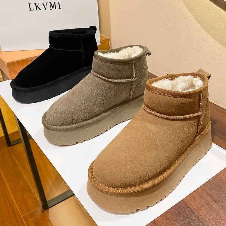 厚底雪地靴女皮毛一体2024新款冬季加绒面包鞋子短筒增高东北棉鞋