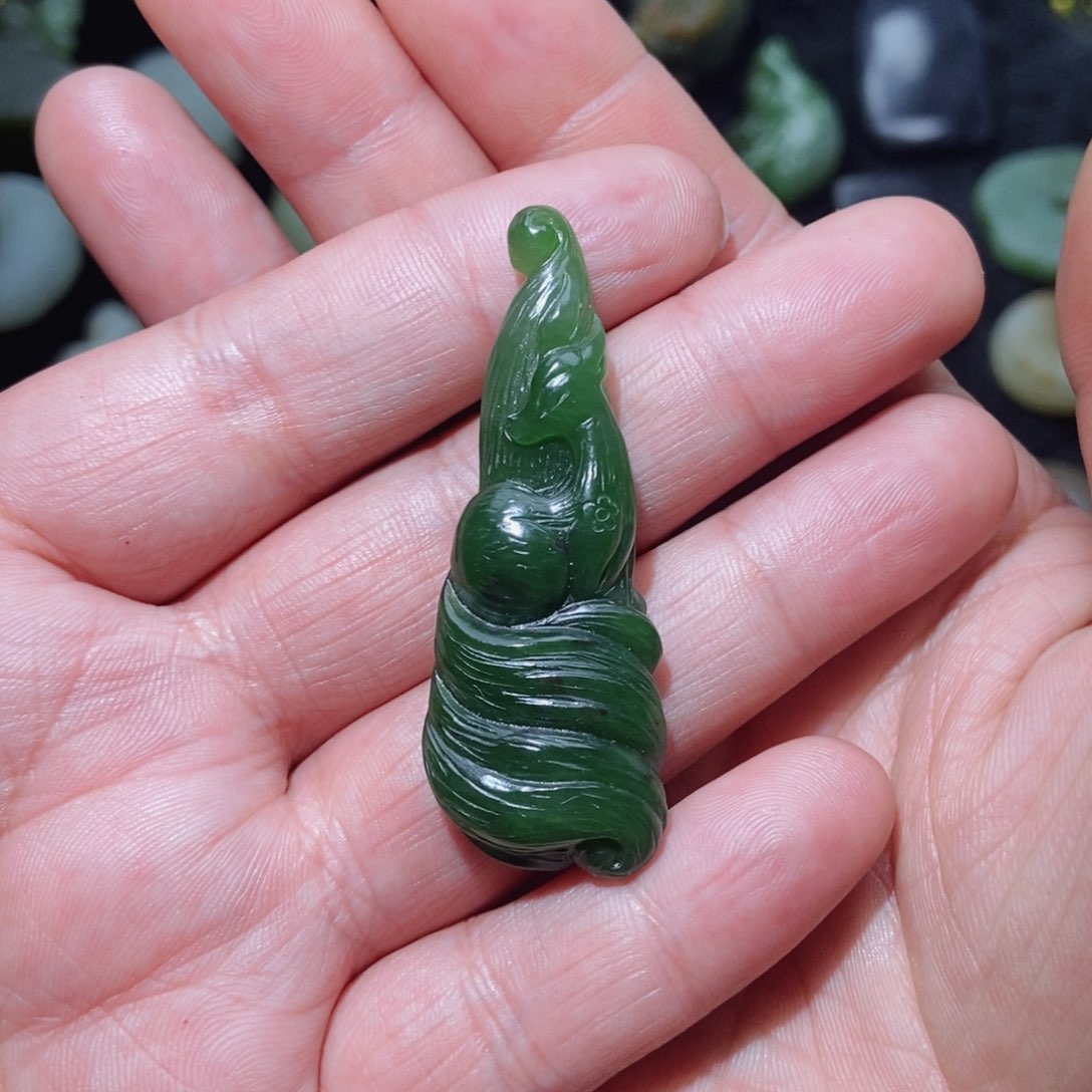 和田玉颈饰未镶嵌定制