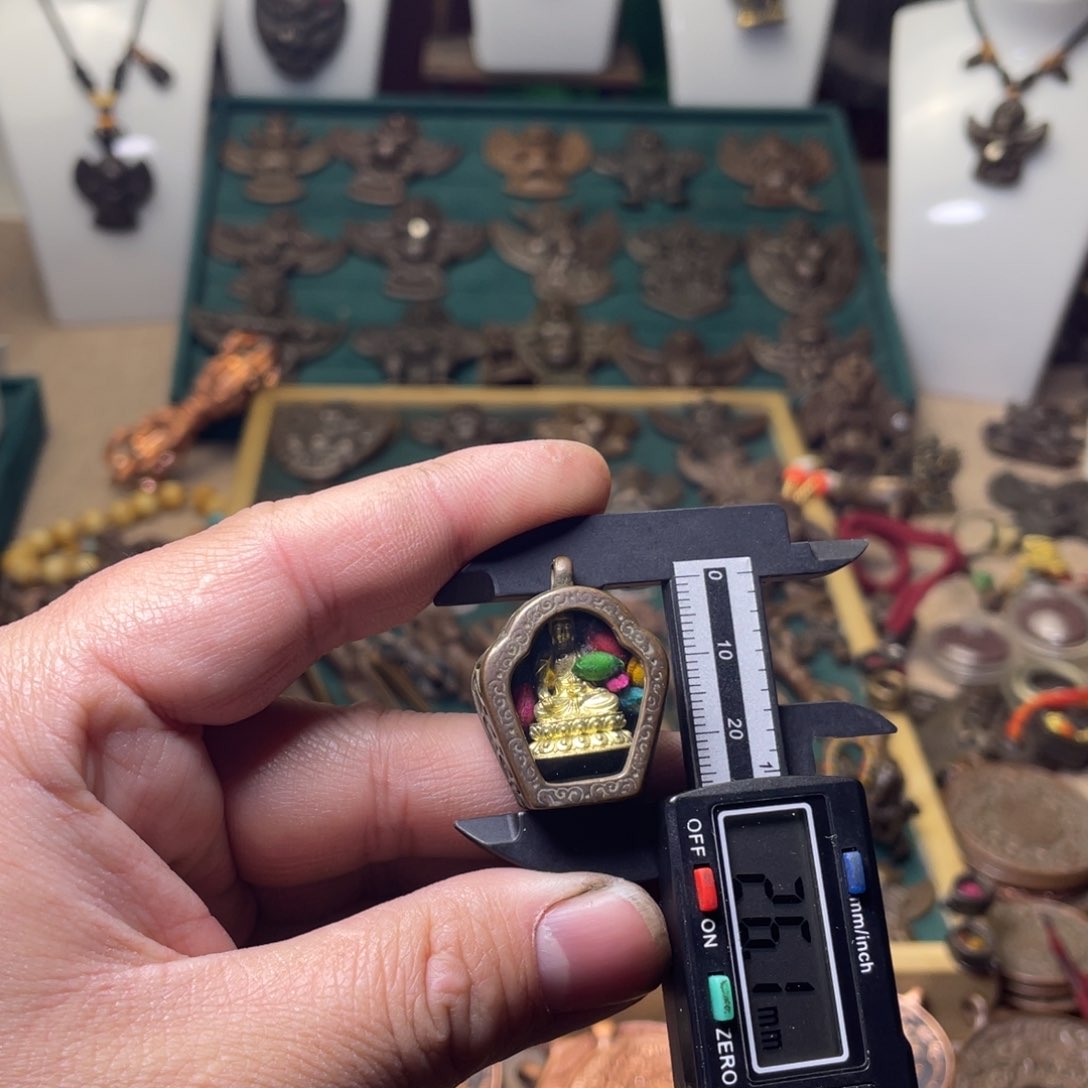 生肖狗猪守护神阿弥陀佛