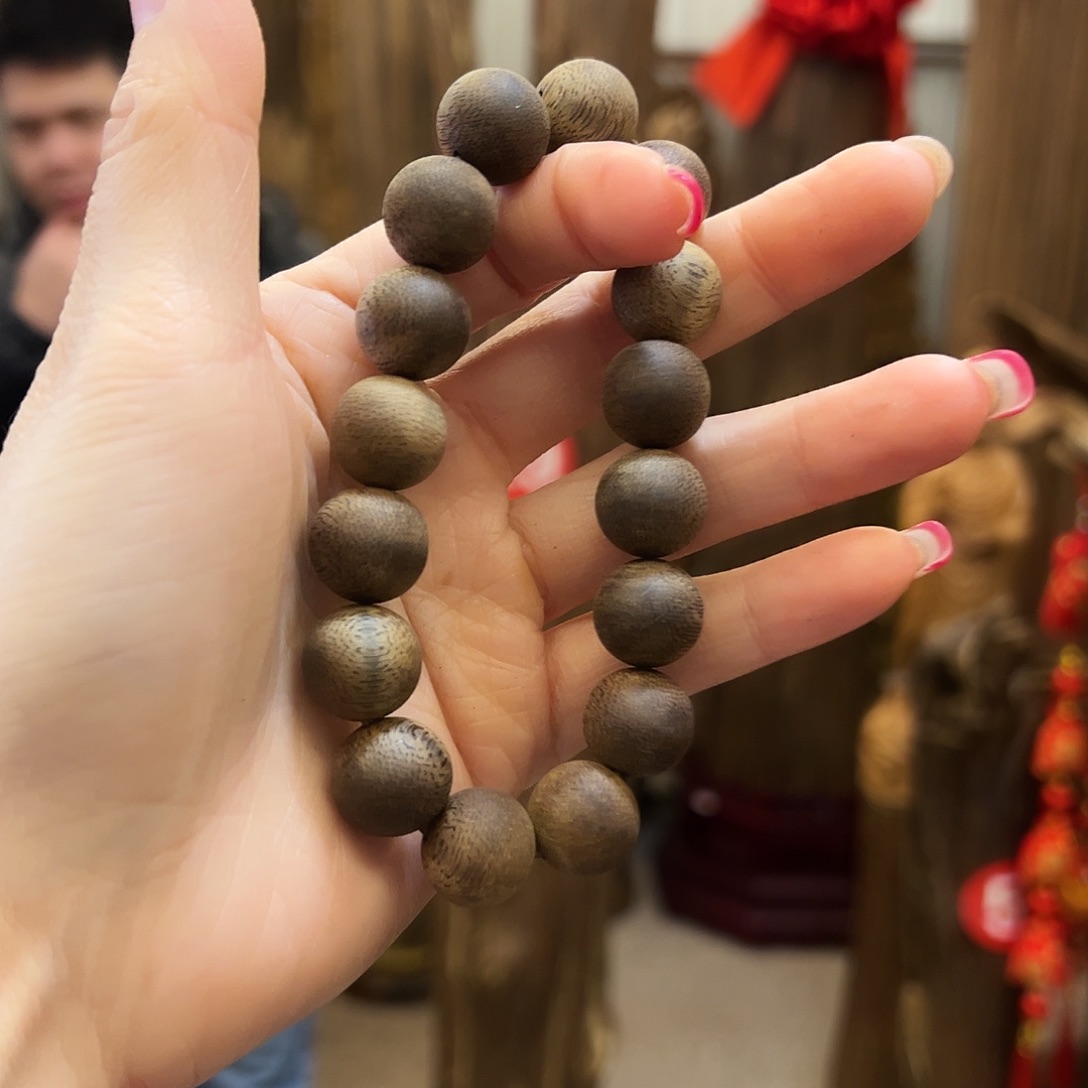 沉香手串成**人沉香摆件
