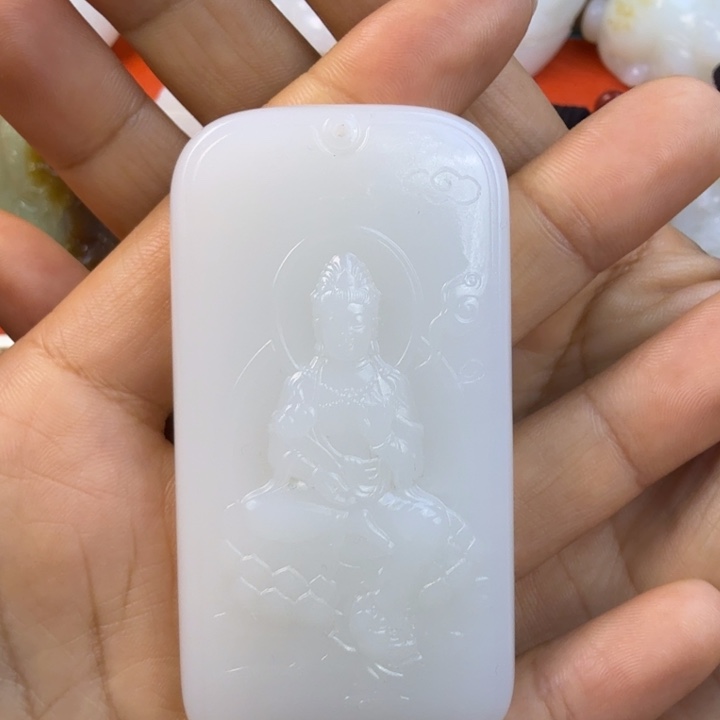 尘***5和田玉未镶嵌颈饰