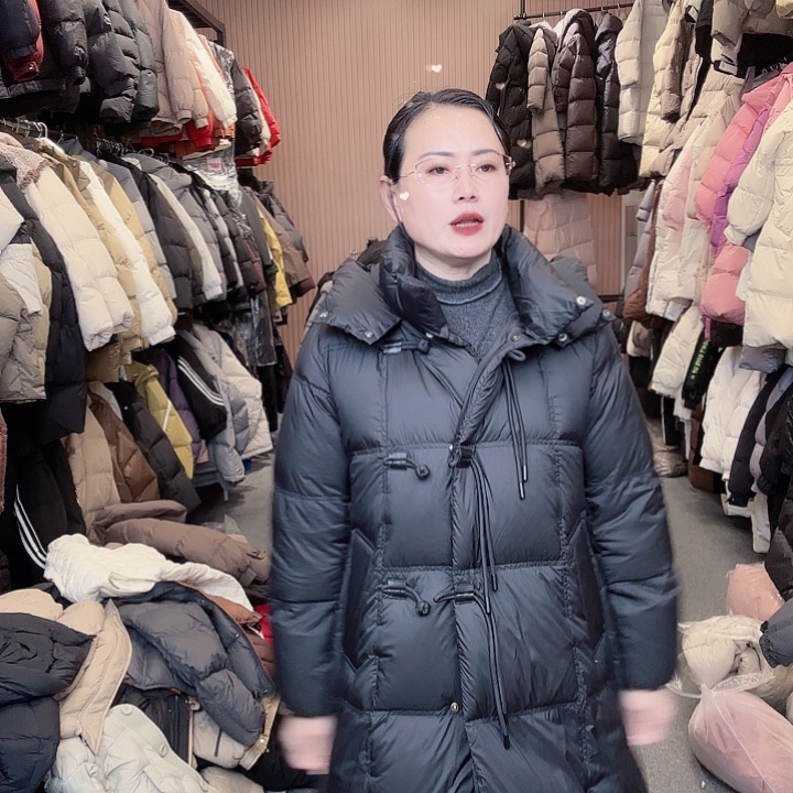 艾雨衣尚羽绒外套