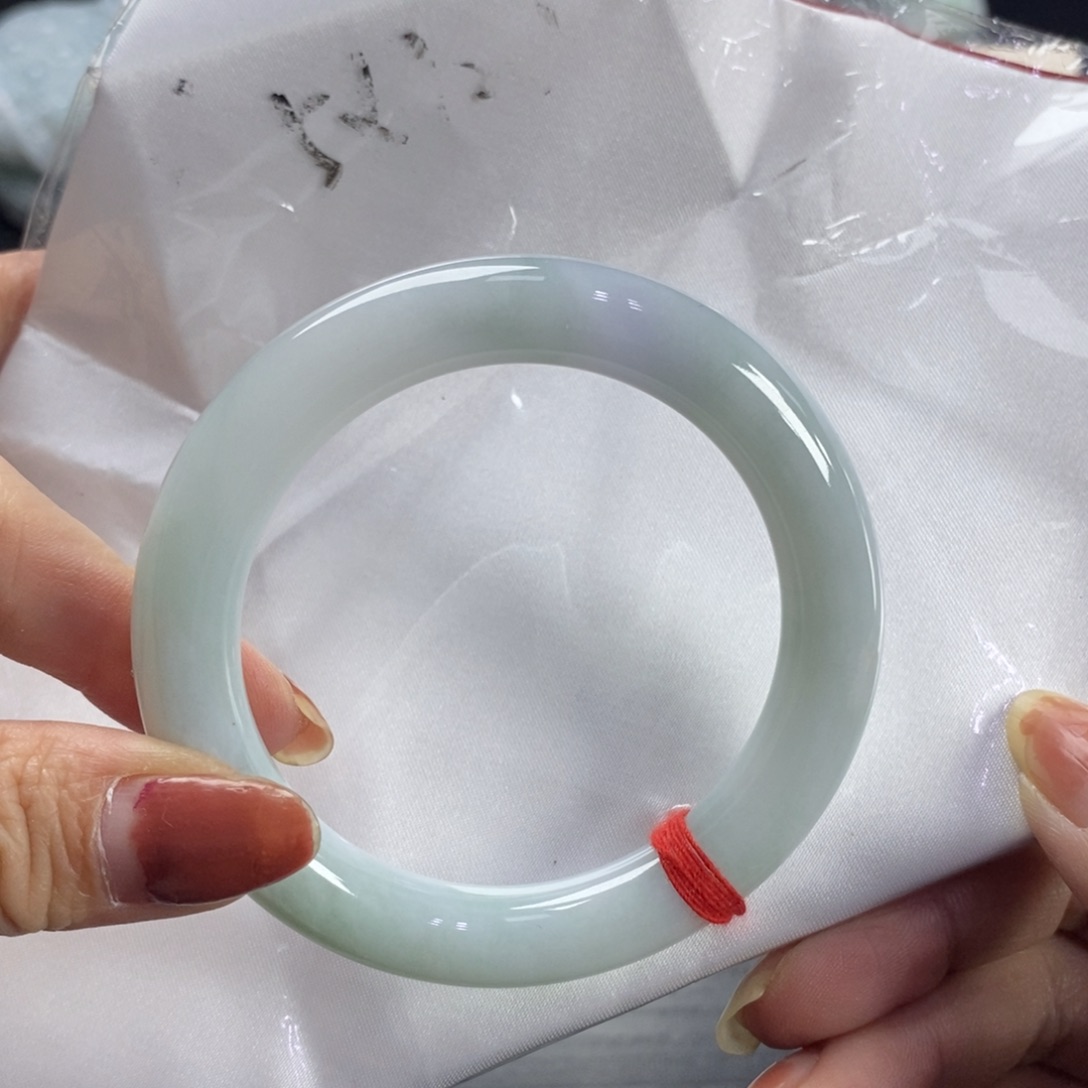 翡翠手镯未镶嵌天然翡翠