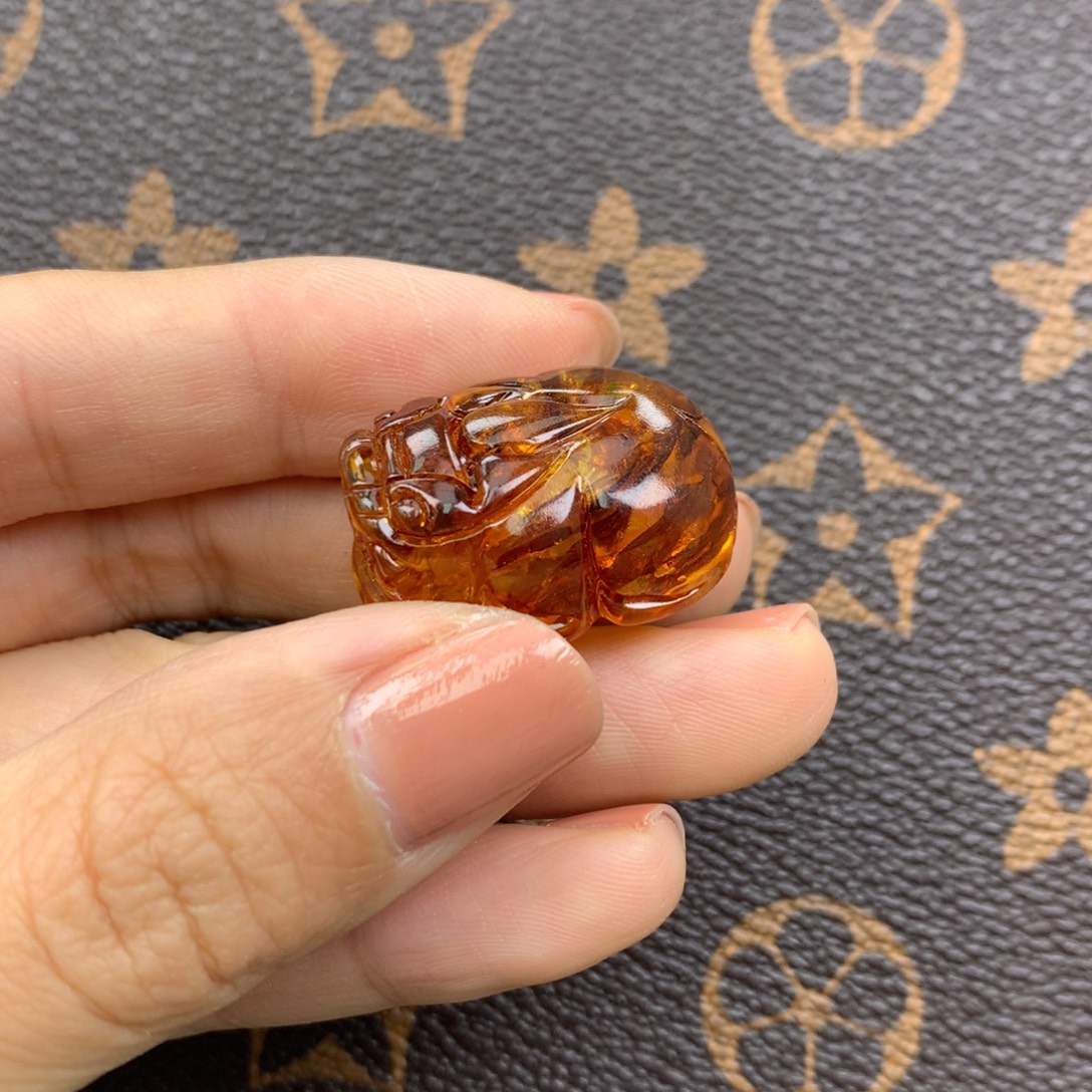 琥珀未镶嵌珠宝奇石