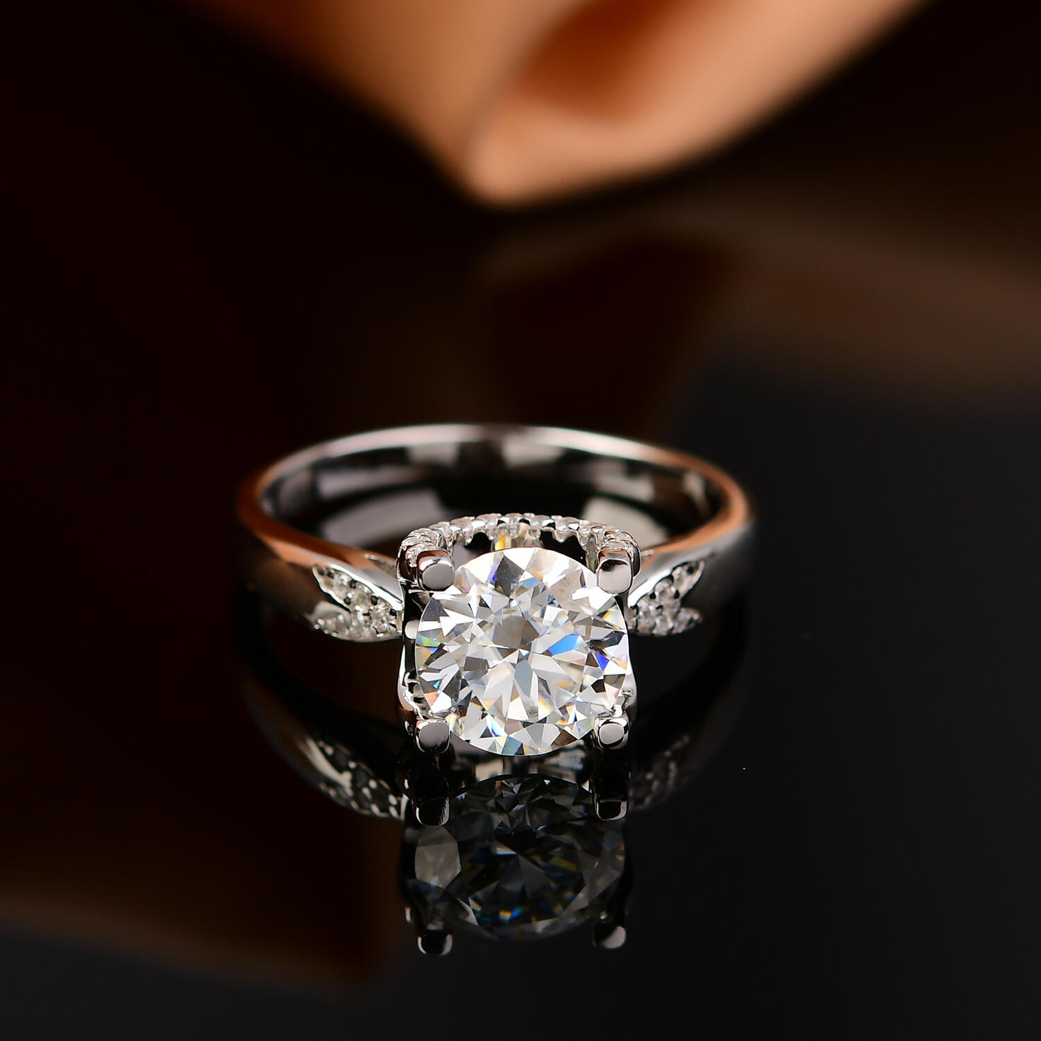 925银莫桑石银制品 燕尾牛头50分-2克拉轻奢时尚经典结婚订婚情侣