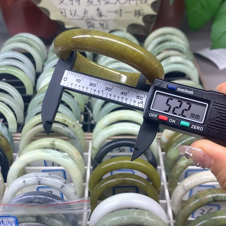 蛇纹石玉未镶嵌手镯21