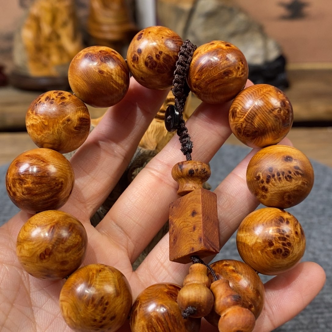 柏木（崖柏）崖柏。