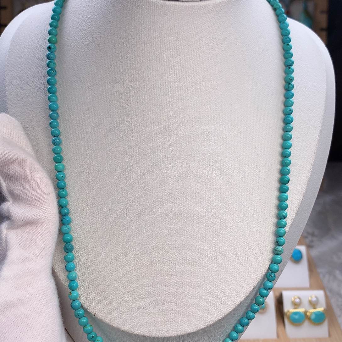 绿松石颈饰未镶嵌