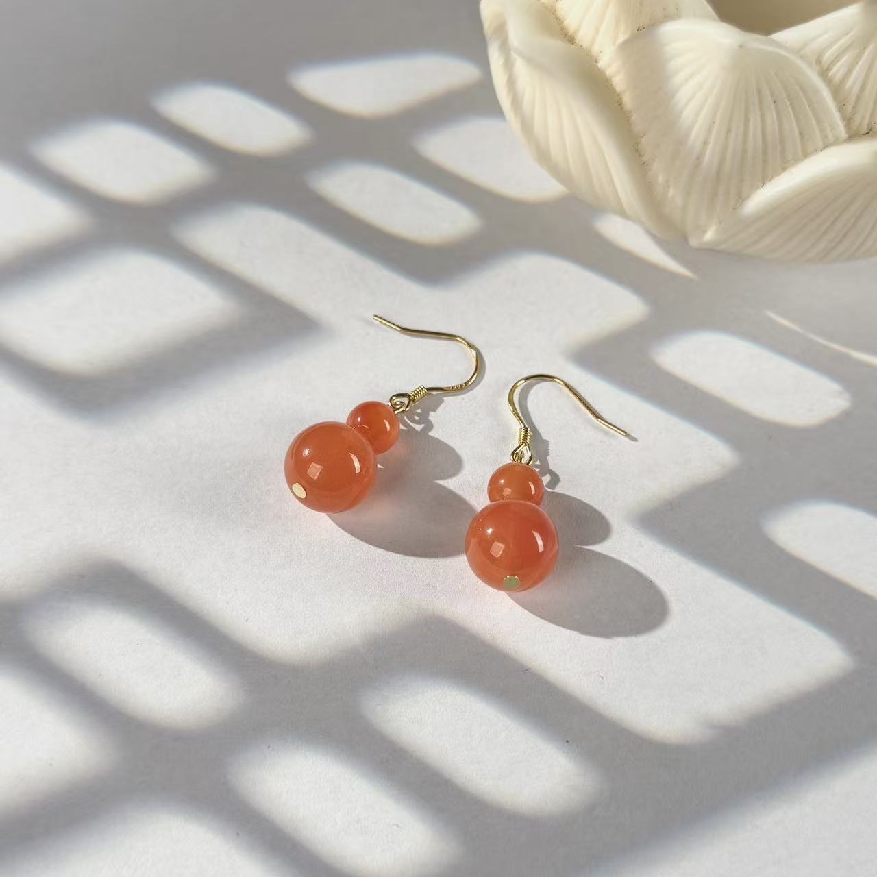 约10mm南红玛瑙圆珠S925银耳钩