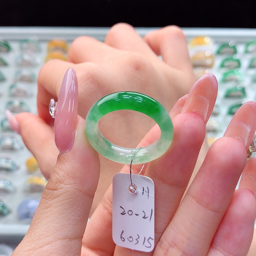 翡翠未镶嵌戒指20.21号