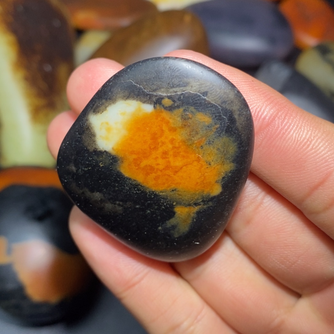 和田玉未镶嵌珠宝奇石