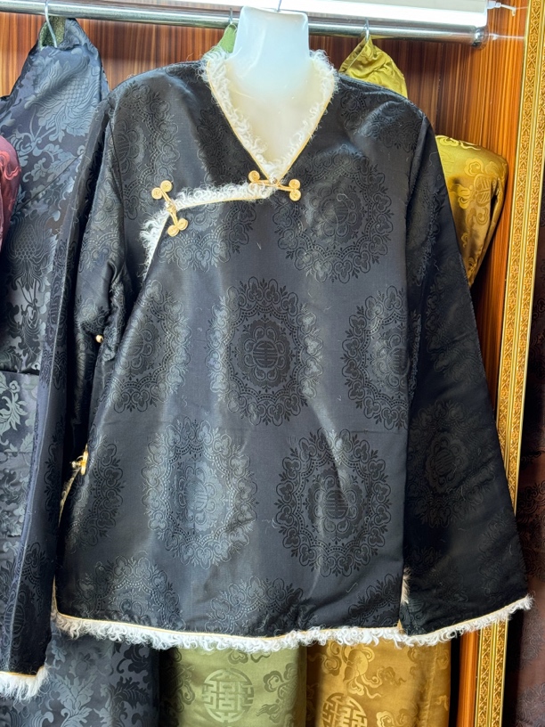 V领藏式进口摹写外套