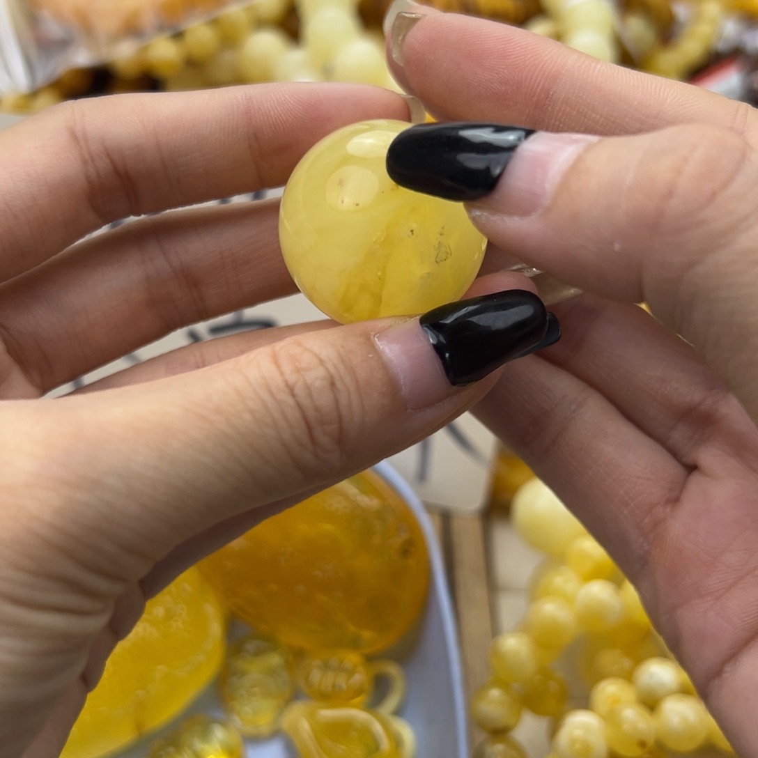 琥珀珠宝奇石未镶嵌