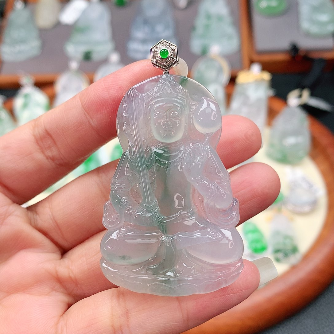 颈饰18K金镶嵌翡翠虚空藏