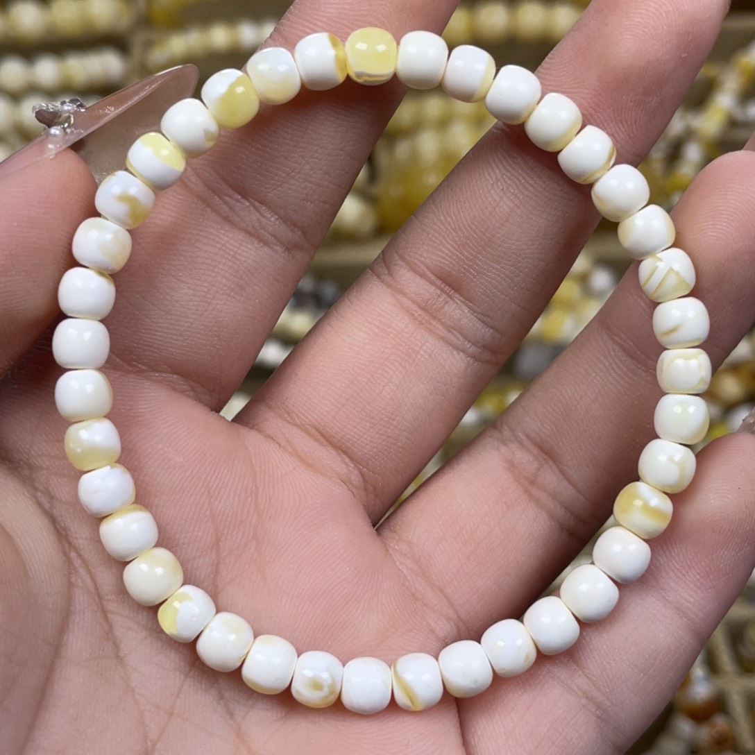 手绳琥珀未镶嵌5.5m