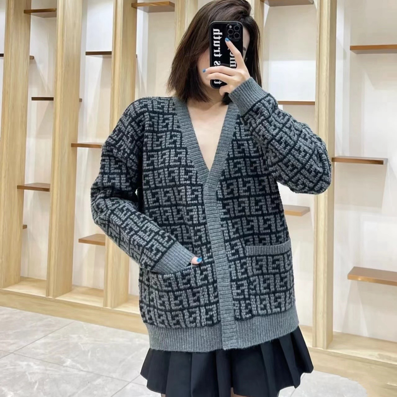 未使用 FENDI/芬迪 000307 灰色山羊绒双F满印针织开衫外套 40码