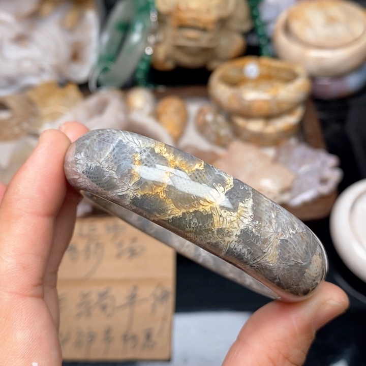 硅化珊瑚（珊瑚玉）手镯未镶嵌55.4