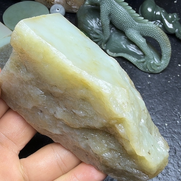 和田玉（糖玉）未镶嵌珠宝奇石