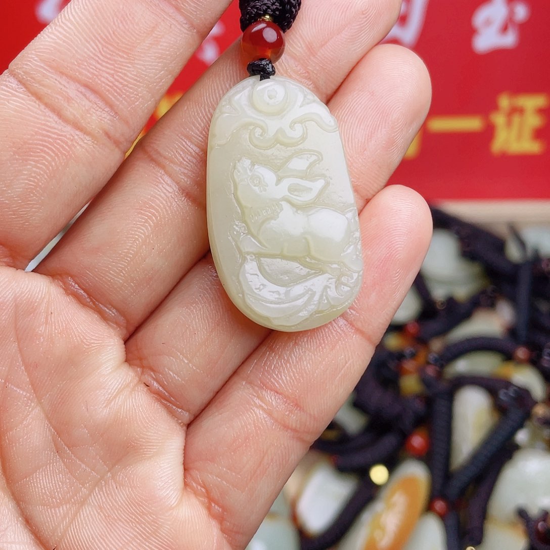 和田玉颈饰未镶嵌