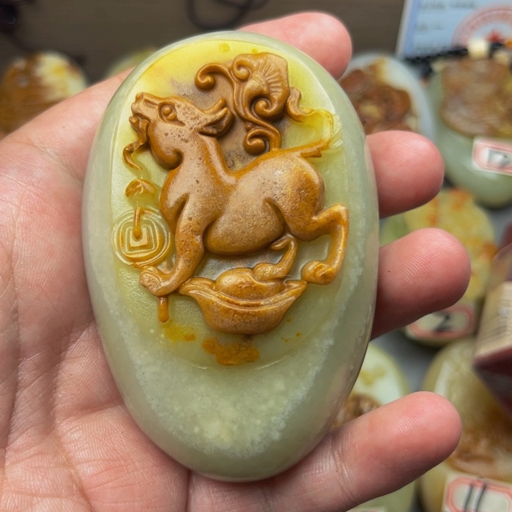 用****2石材方解石手把件