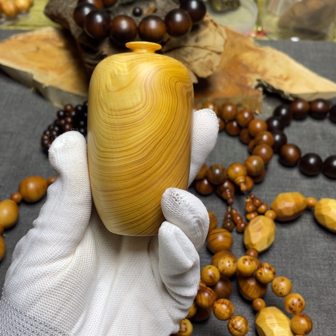 柏木（崖柏）花瓶一个