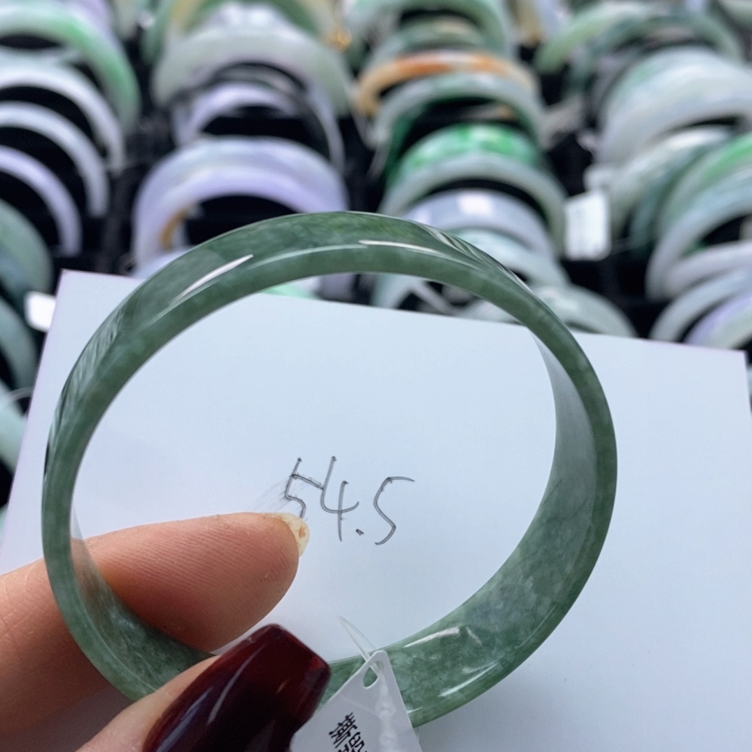 翡翠手镯未镶嵌公主