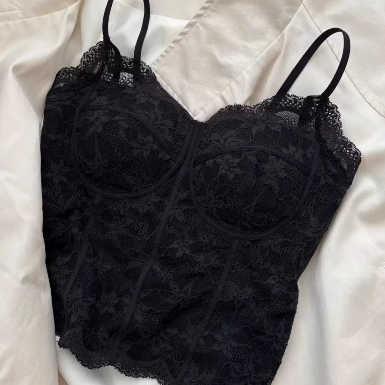 法式独特设计显瘦带胸垫蕾丝吊带背心时尚百搭