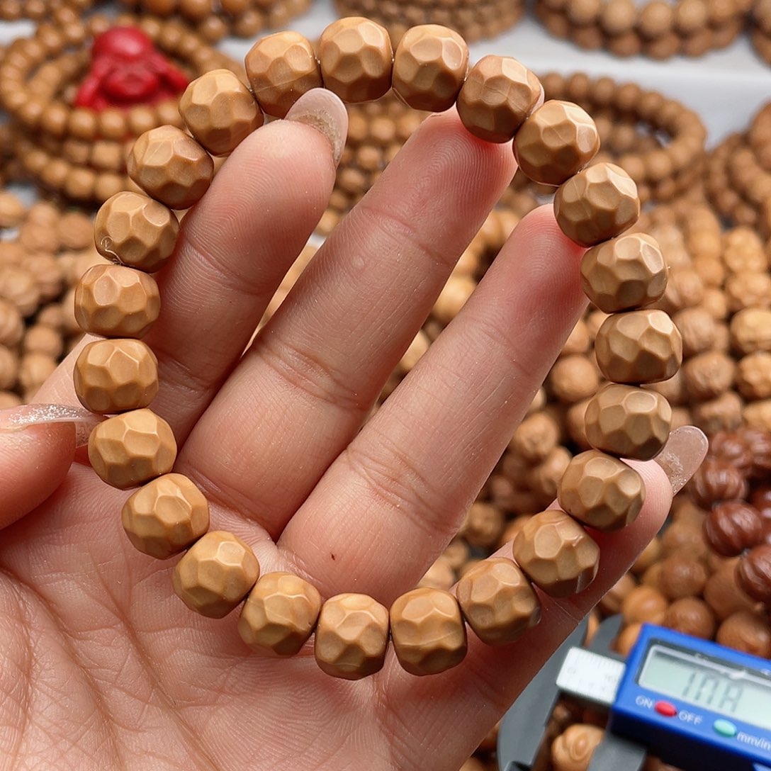 猴头核桃吊坠10+微瑕黑金无相