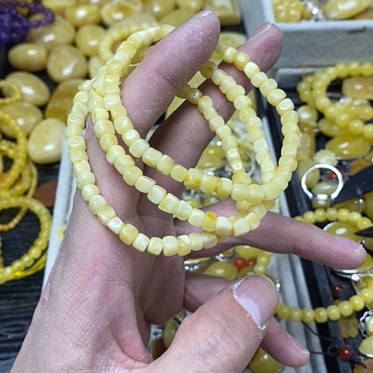 蜜蜡裸石未镶嵌多样性发货其一