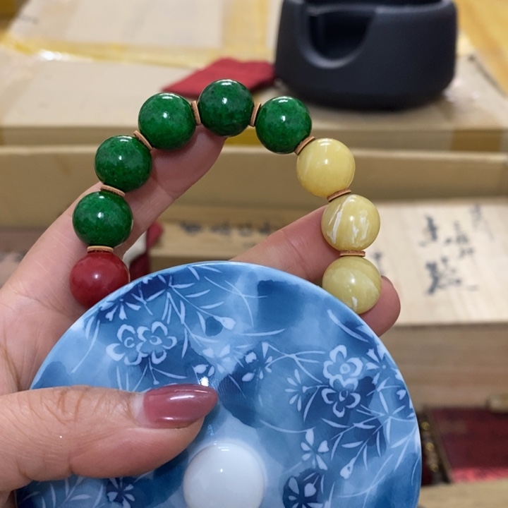 瓷中古工艺品一件