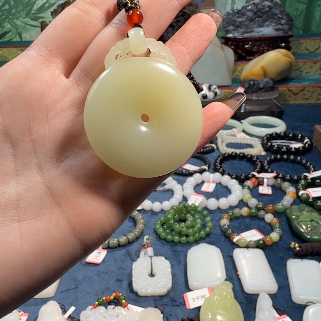 和田玉未镶嵌吊坠(不含链)