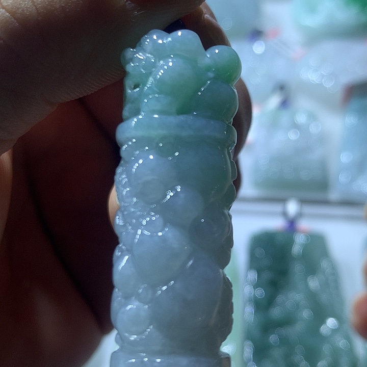 翡翠未镶嵌颈饰天然翡翠A货吊坠