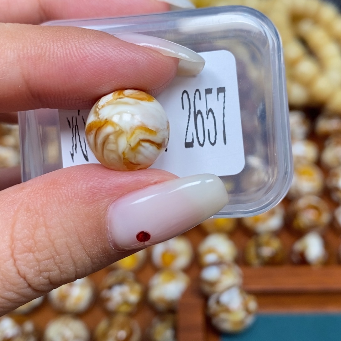 蜜蜡未镶嵌珠宝奇石2657